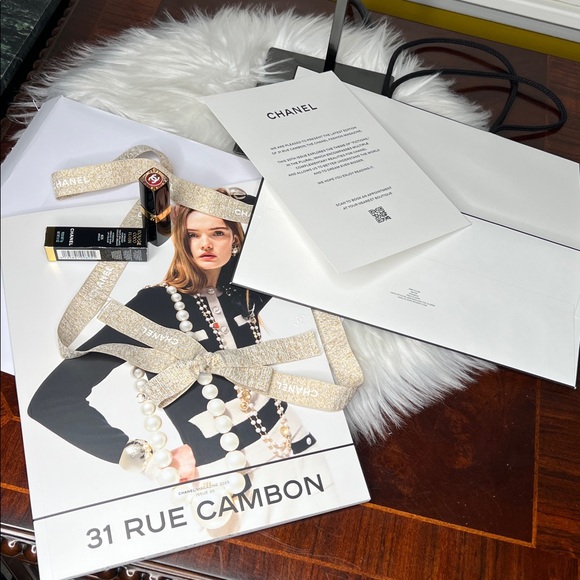 Bundles: Chanel Lipstick#825, 31 Rue Magazine, Shopping Bag with Gold Ribbon - Picture 15 of 17